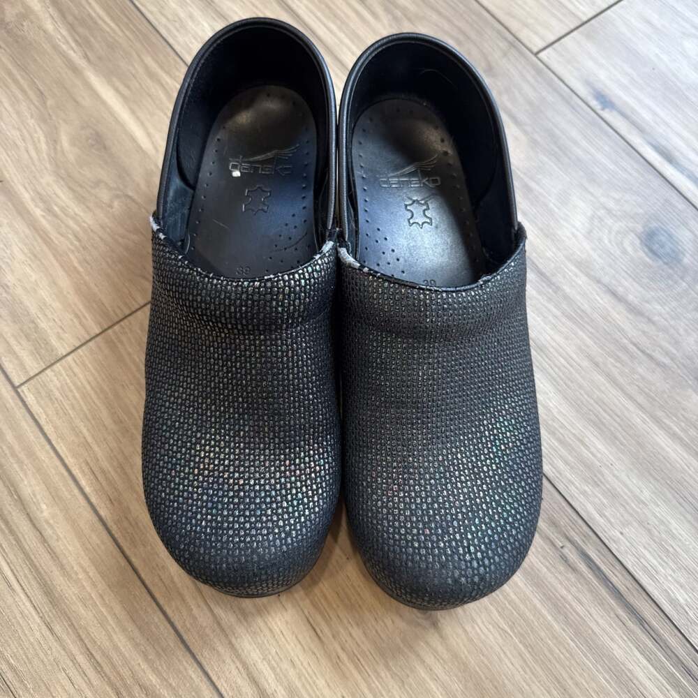Dansko Women’s Professional Black Iridescent Clogs In Size 39 US 9.5 comfort